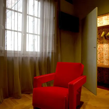 Casa Della Colonna, Luxury And Comfort In The Heart Of Lucca